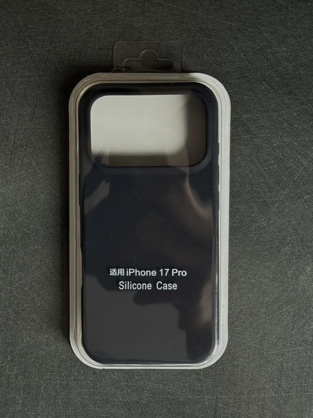 Apple iPhone 17 кейсове