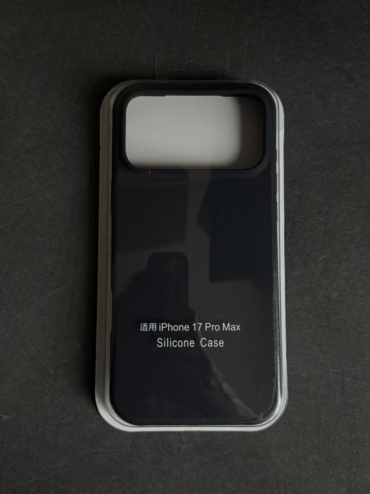 Apple iPhone 17 кейсове